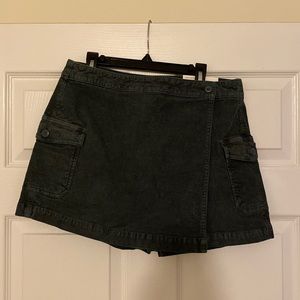 NWT American Eagle Super Hi-Rise Skort - Green Corduroy - Sz 8 (29W)